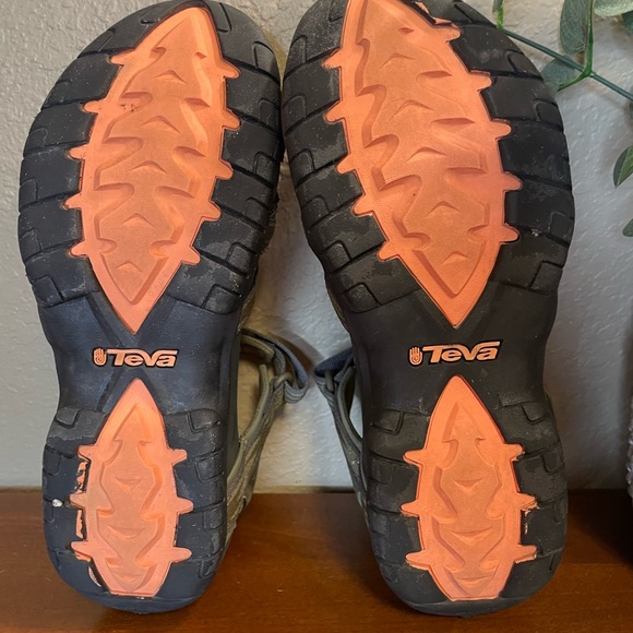 TEVA TIRRA SIZE8 SANDALS COLOR-CAMO w/ORANGE LIKE NEW! Worn 2X QUICK DRY - Picture 5 of 7